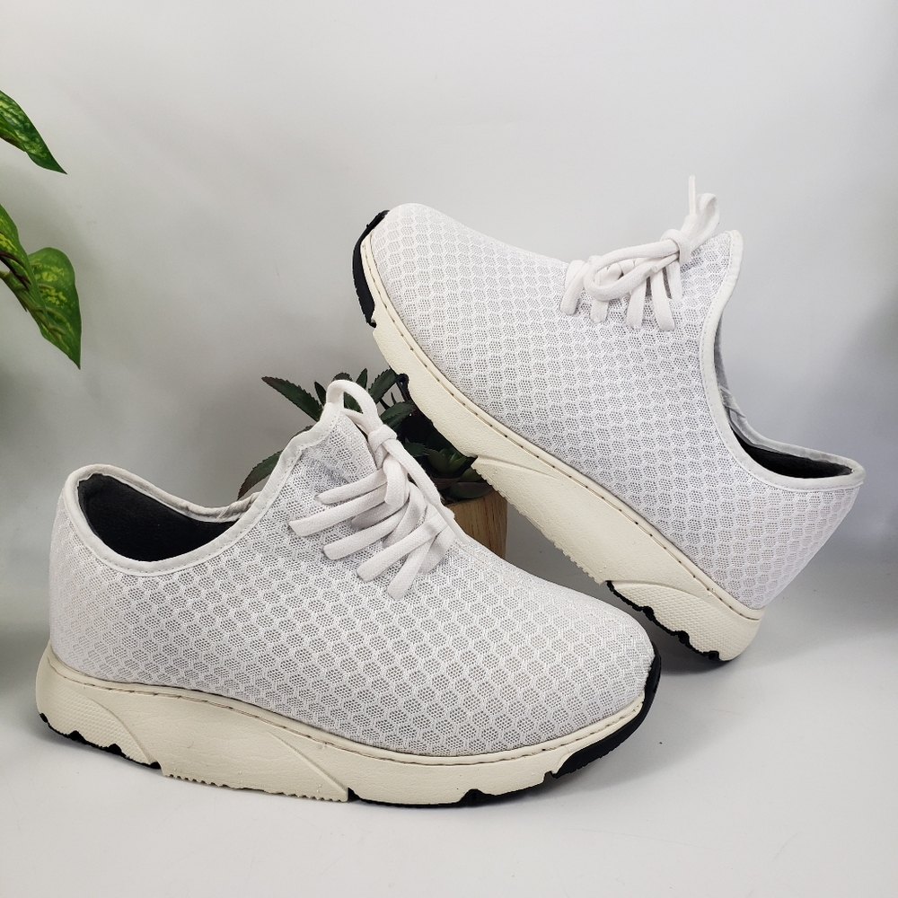 Axis White Stabilizing Walking Mesh Lace-up Sneaker NEW sz US 5 EU 36